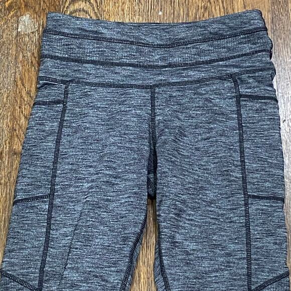 Athleta Grey Leggings Size EXTRA SMALL Grey Black 7/8 Length Compressiom - Picture 7 of 10